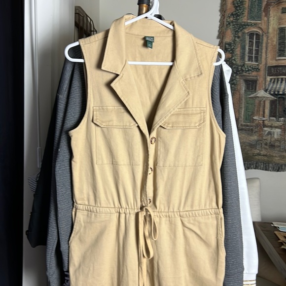 Tan Jumpsuit sleeveless drawstring - Picture 1 of 4